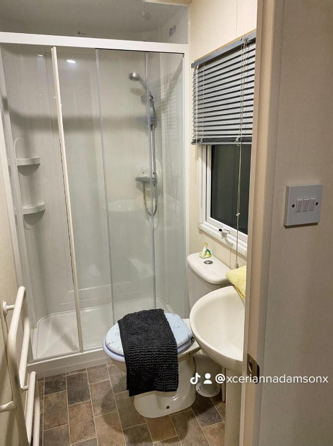Hotel Presthaven Sands Prestatyn Esterno foto