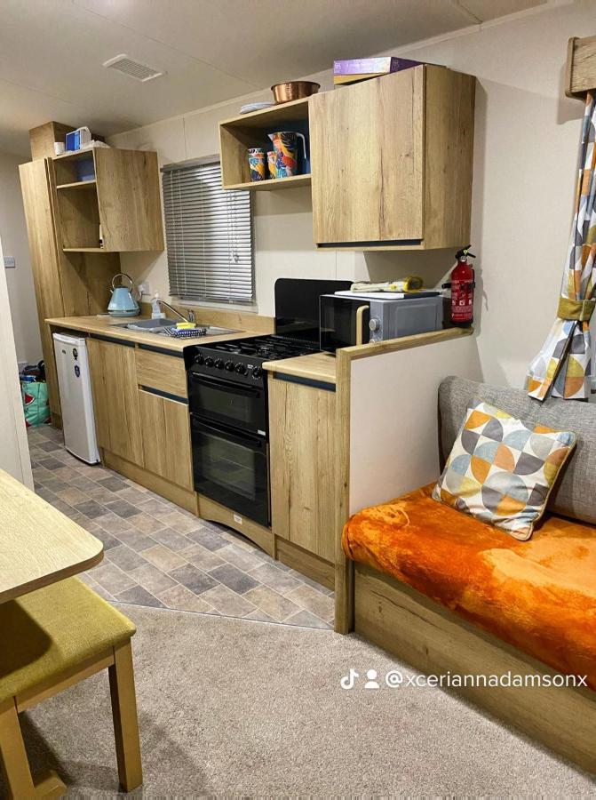 Hotel Presthaven Sands Prestatyn Esterno foto